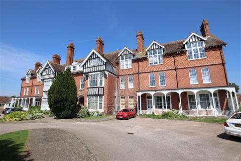 1 bedroom flat for sale, Lyon Close, Clacton on Sea