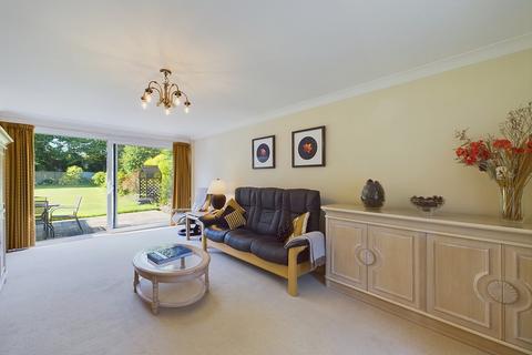 4 bedroom detached house for sale, Irwin Drive, Horsham