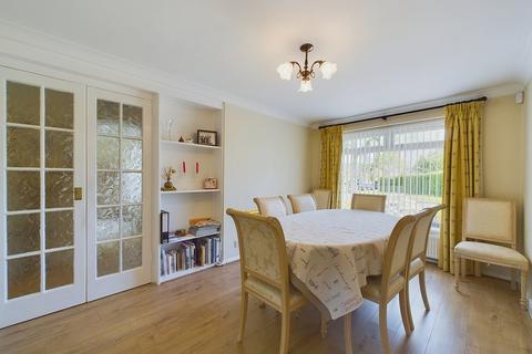 4 bedroom detached house for sale, Irwin Drive, Horsham