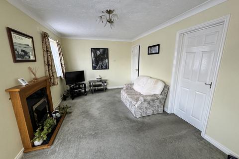 1 bedroom ground floor flat for sale, Macaulay Road, Broadstone