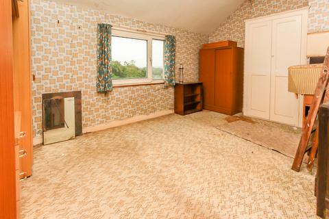3 bedroom semi-detached house for sale, Finedon Road, Wellingborough NN8