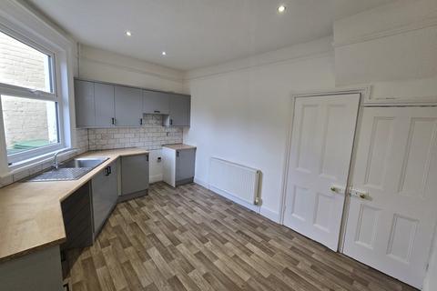 2 bedroom terraced house to rent, Shrewsbury Road, Market Drayton, Shropshire