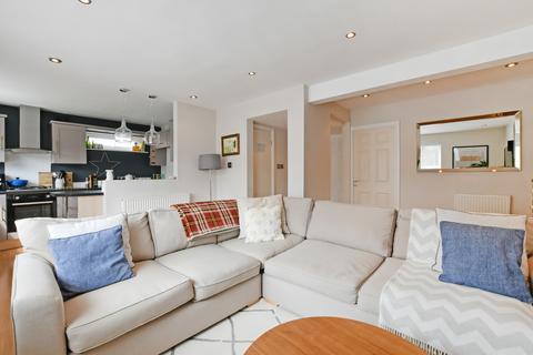 2 bedroom apartment for sale, Hallam Court Pembroke Road, Dronfield, Derbyshire, S18 1WN