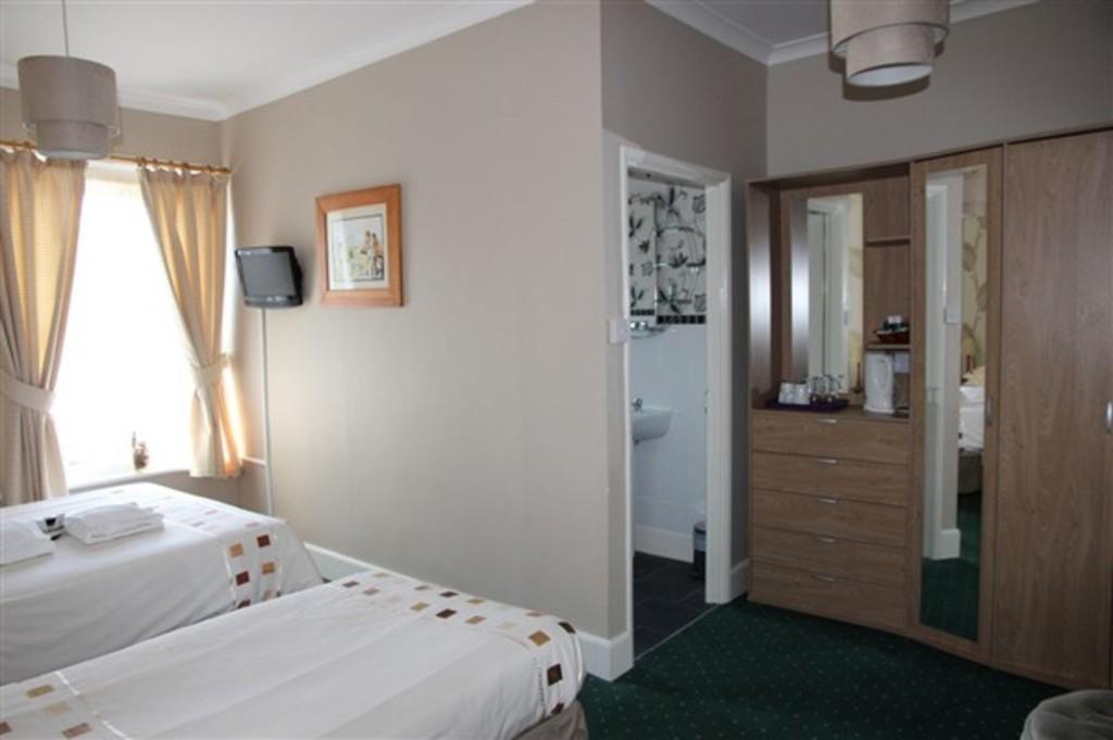 Ensuite
