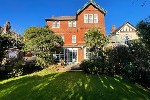 Hotel for sale, The Edgecliffe, 7 Clarence Gardens