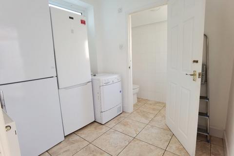 4 bedroom terraced house to rent, Sheffield Road