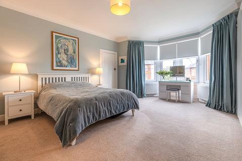 4 bedroom semi-detached house for sale, Huntly Avenue, Giffnock, Glasgow, East Renfrewshire