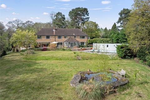 Leigh Lane, Farnham, Surrey, GU9