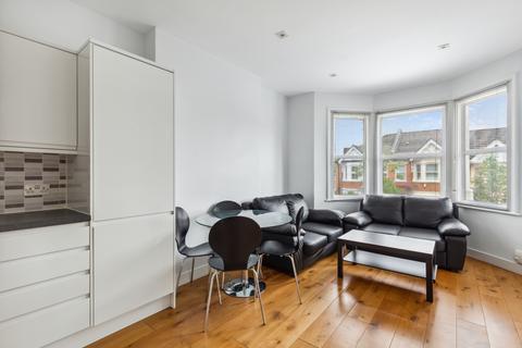 2 bedroom flat to rent, Kings Road, London