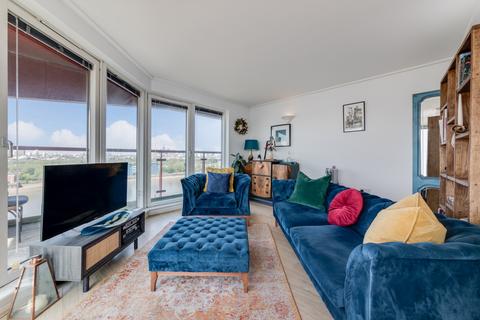 2 bedroom flat for sale, Seacon Tower, 5 Hutchings Street, London