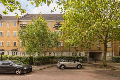 3 bedroom flat for sale, Kelly Avenue, London