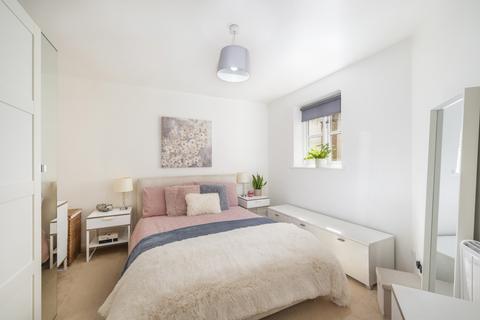 1 bedroom flat for sale, Byron Mews, Hampstead, London