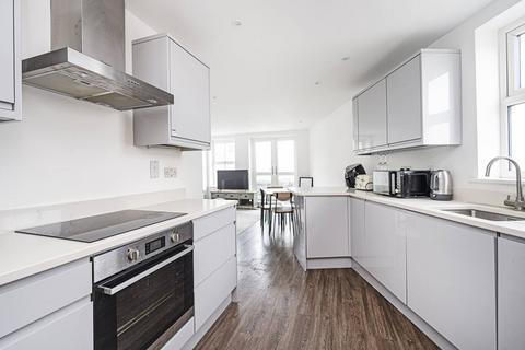 2 bedroom flat to rent, Cadogan Terrace, Hackney, London, E9