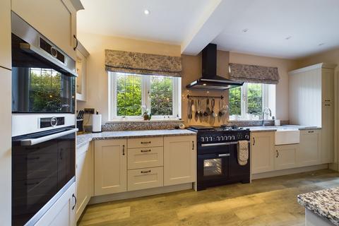 4 bedroom detached house for sale, Brown's Lane, Yoxall