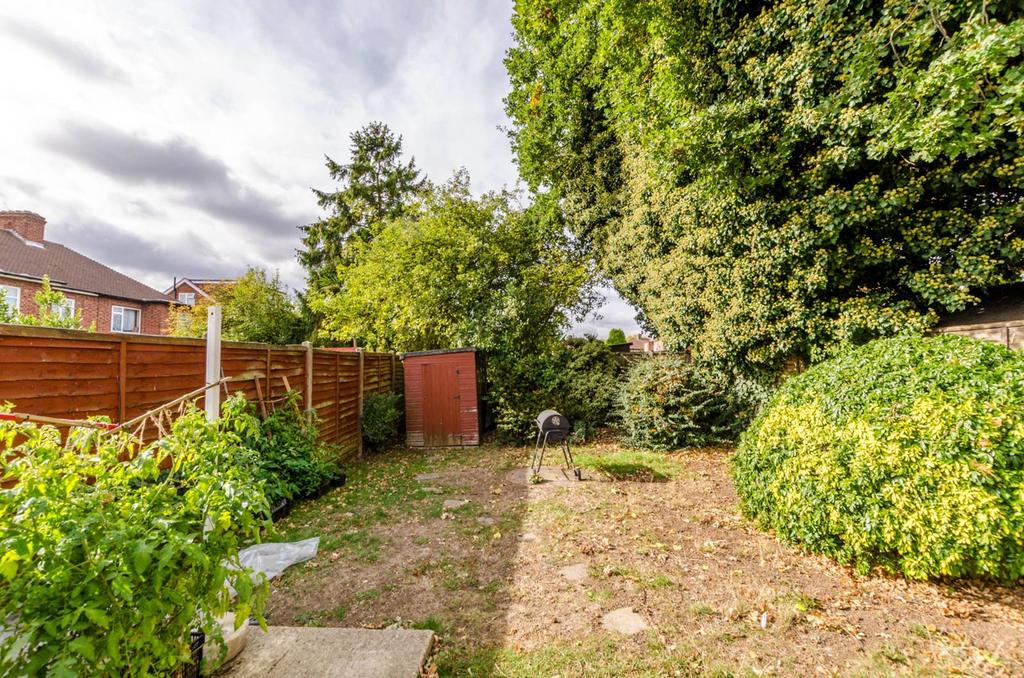 Torrington Drive, South Harrow... 3 bed semidetached house to rent £