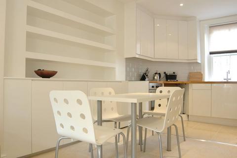 2 bedroom flat to rent, Charlotte Place, Fitzrovia, London, W1T