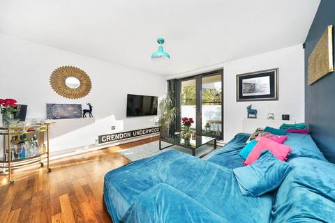 2 bedroom flat for sale, Aura Court, Peckham Rye, London, SE15