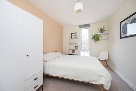 2 bedroom flat for sale, White Horse Lane, Stepney, London, E1