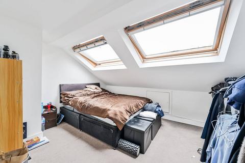 4 bedroom end of terrace house to rent, Belford Grove, Woolwich, London, SE18