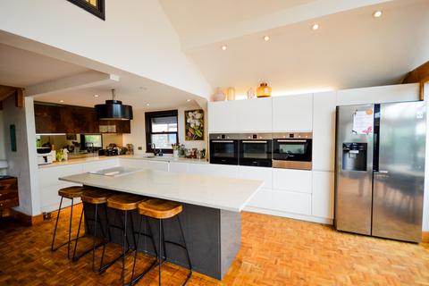 4 bedroom detached house for sale, The Island, Thames Ditton