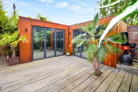 4 The Island, Thames Ditton, KT7 0SH