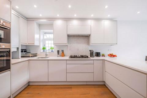 Flat 3, 97 Woodcote Valley Road, Purley, CR8 3BJ