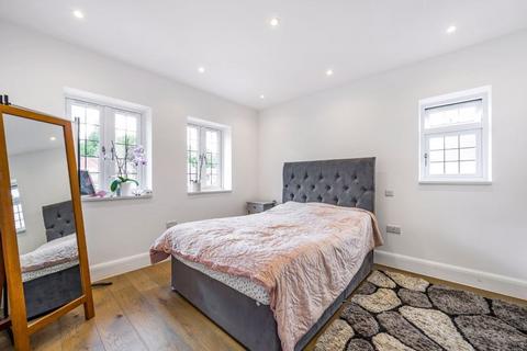Flat 3, 97 Woodcote Valley Road, Purley, CR8 3BJ