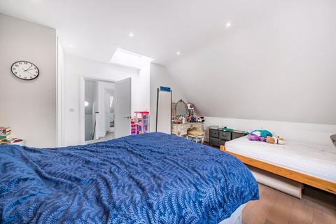 Flat 3, 97 Woodcote Valley Road, Purley, CR8 3BJ