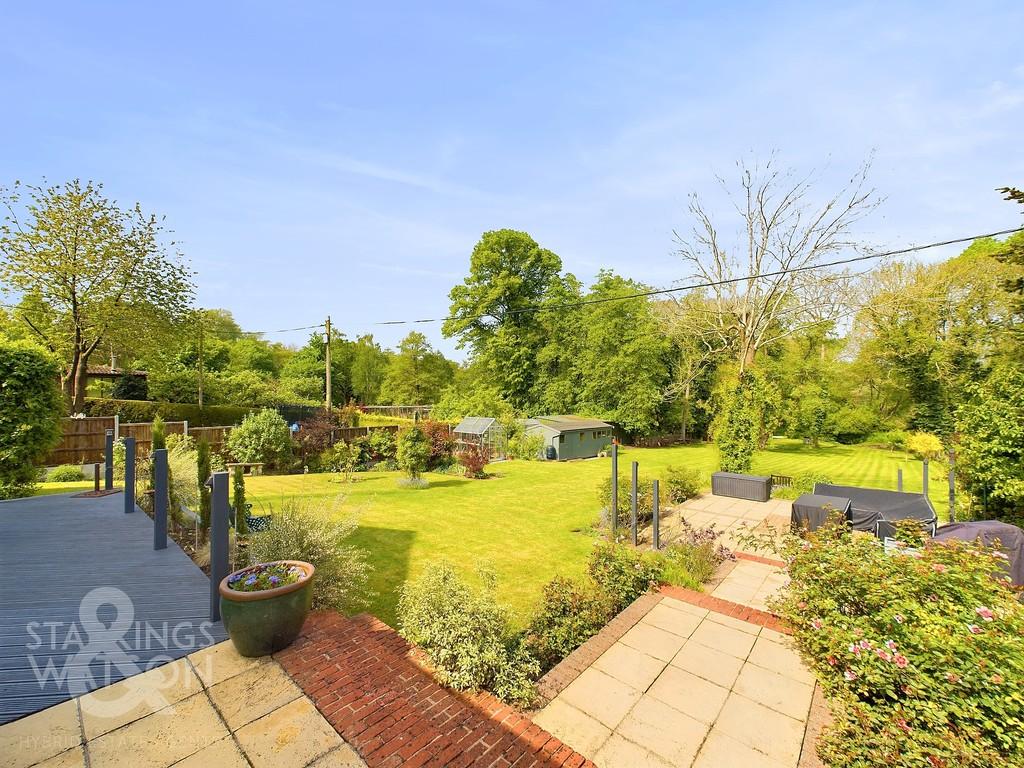 Tasburgh Road, Saxlingham Thorpe... 4 bed detached house for sale £