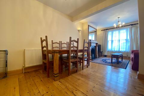 4 bedroom end of terrace house to rent, Seymour Street, CB1
