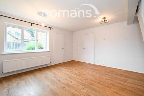 2 bedroom end of terrace house to rent, Suffolk Close