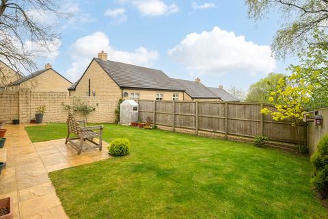 5 bedroom detached house for sale, Moorside Court, Cleckheaton
