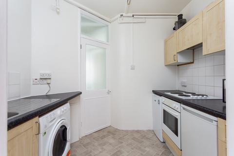 2 bedroom flat to rent, Queen Alexandra Mansions, London WC1H
