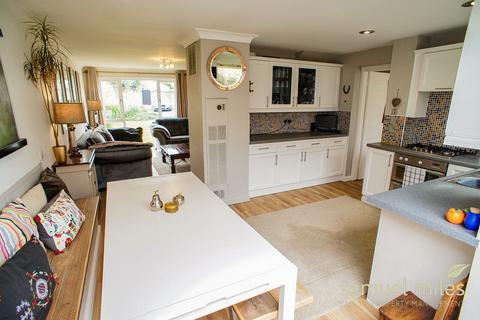 35 Saffron Close, Royal Wootton Bassett, Swindon, SN4 7JB