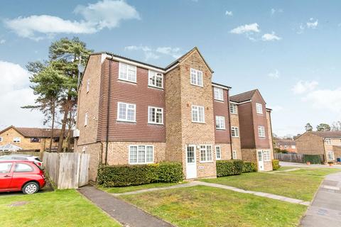 1 bedroom apartment to rent, Crofton Close, Forest Park