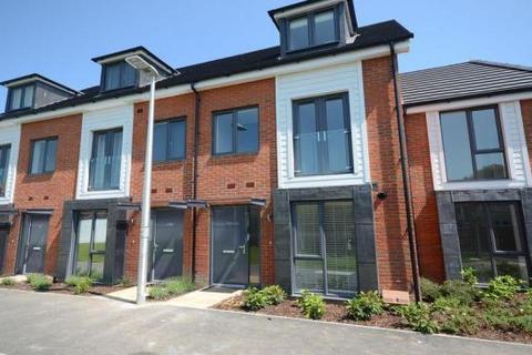 3 bedroom townhouse to rent, Kennet Walk- off Robert Parker Road