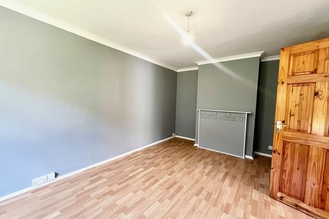 2 bedroom flat to rent, Barnet Way, Hove