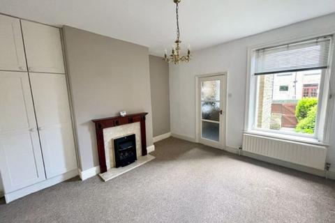 2 bedroom terraced house to rent, St Annes Road, Skircoat Green, Halifax
