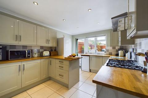 3 bedroom semi-detached house for sale, Huntingfield Road, Bury St Edmunds