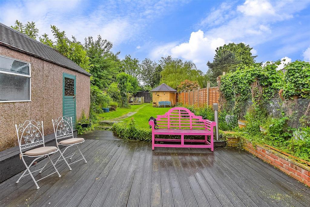 Norrington Road, Loose, Maidstone, Kent 3 bed semidetached house for