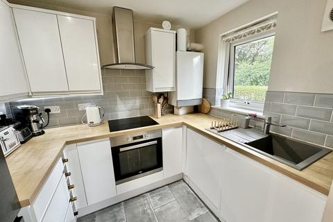 2 bedroom flat to rent, Guillemot Road, Portishead,