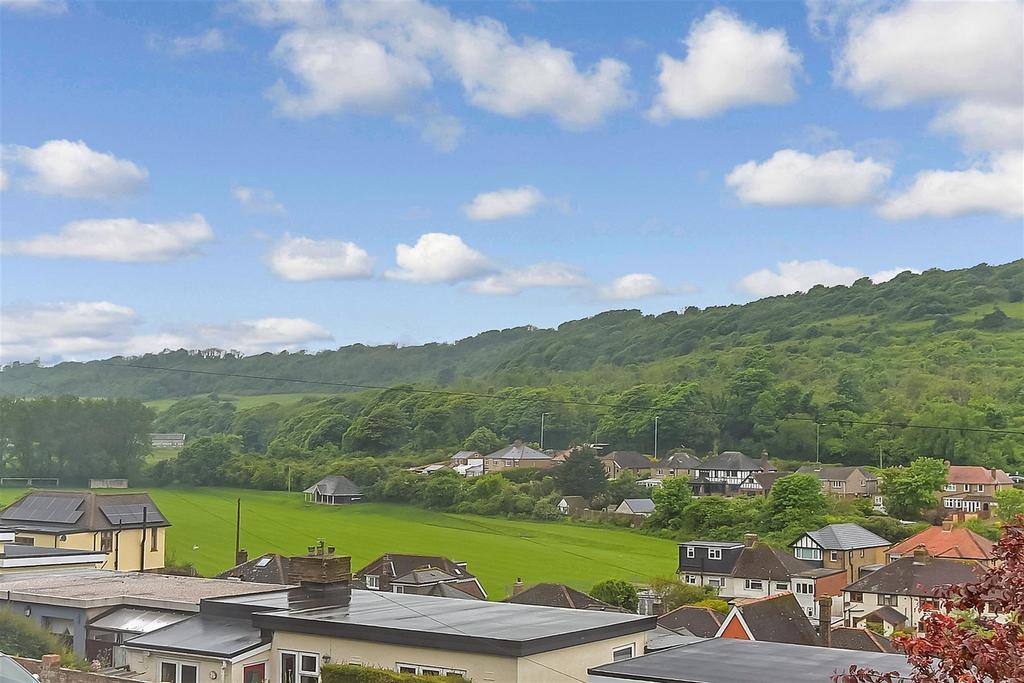 Mount Road, Dover, Kent 2 bed semidetached bungalow for sale £200,000