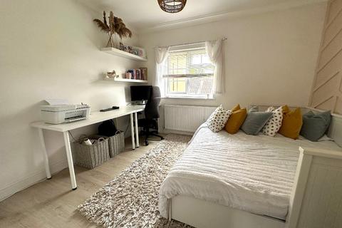 16 Cromer Way, Luton, LU2 7EE