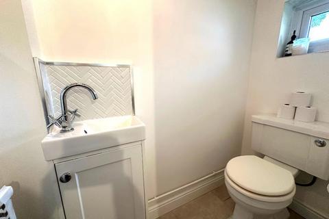 16 Cromer Way, Luton, LU2 7EE