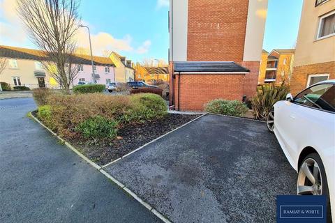 1 bedroom flat to rent, Glyn Teg, Merthyr Tydfil, CF47 0JE