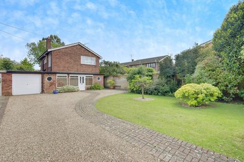 4 bedroom detached house for sale, Falbro Crescent, Benfleet, SS7