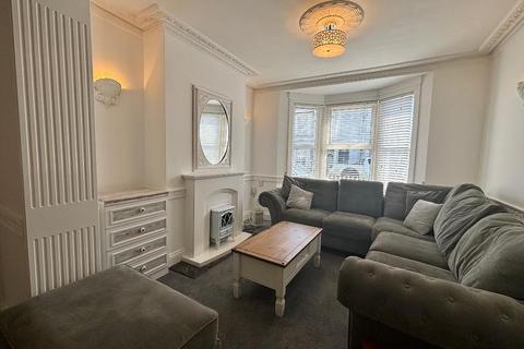 3 bedroom end of terrace house to rent, Molesworth Street, Hove, BN3 5FL