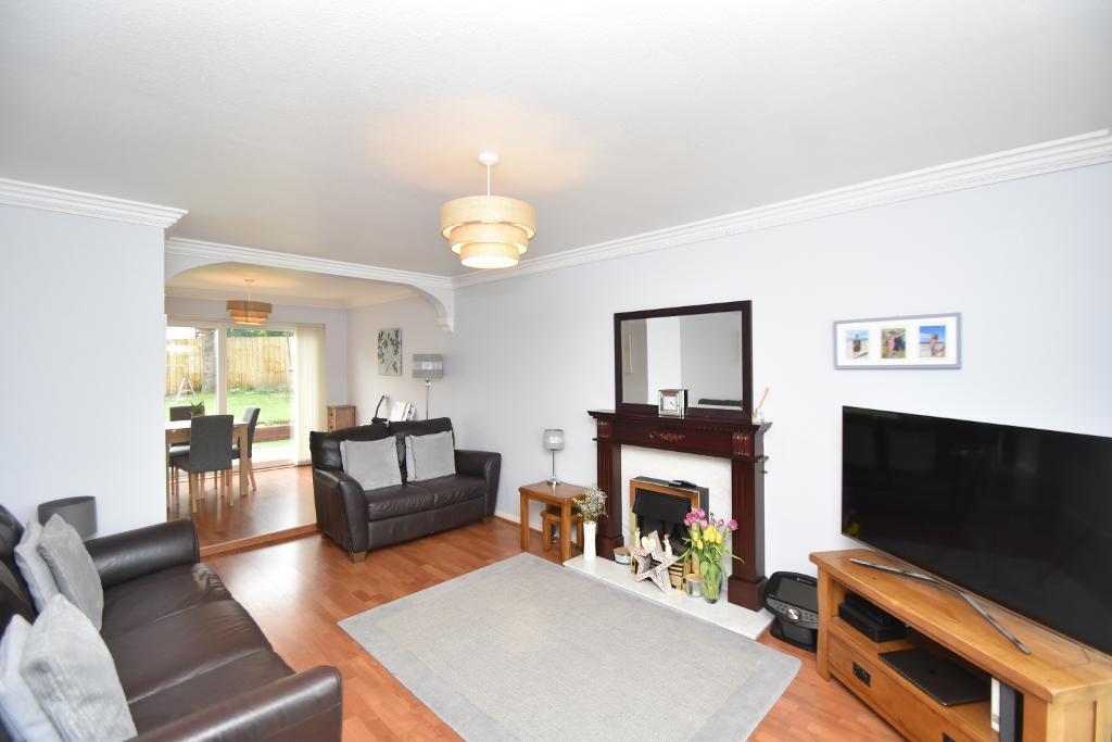 Elmwood Gardens, Lenzie, G66 4EW 3 bed detached villa for sale £269,000