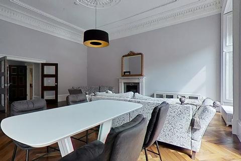 2 bedroom flat to rent, Park Circus Place, Glasgow, G3