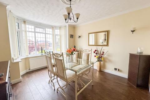 3 bedroom semi-detached house for sale, Foley Road West, Streetly, Sutton Coldfield, B74 3NZ
